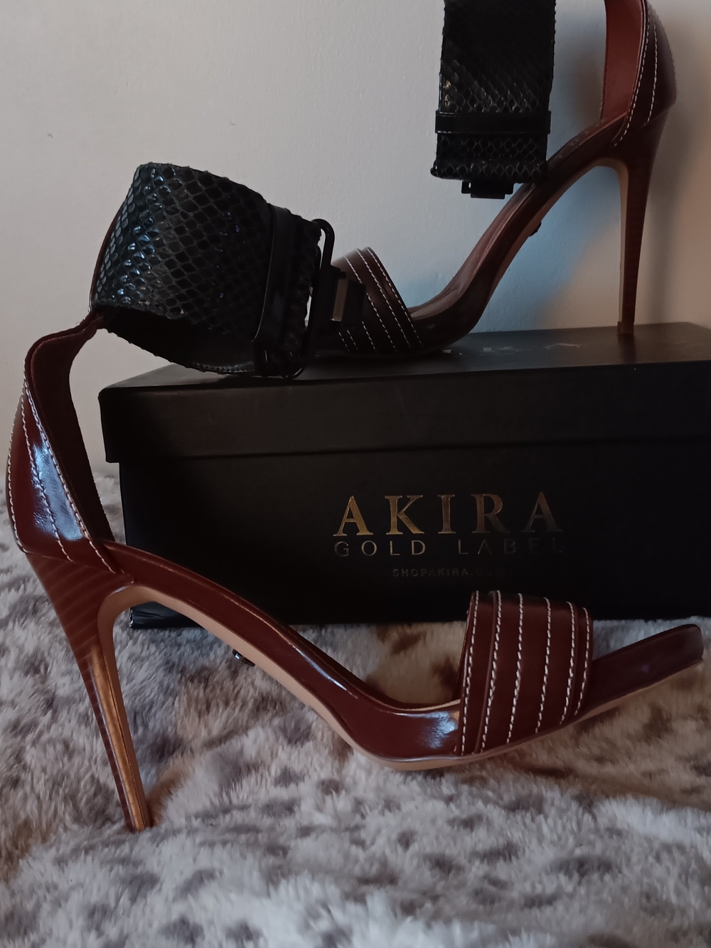 Akira Gold Elegy Brown Stiletto Heel Green Croc Buckle Sandals Women's Size 9